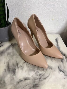 Charles David Nude  Pointed-Toe Stiletto Pumps